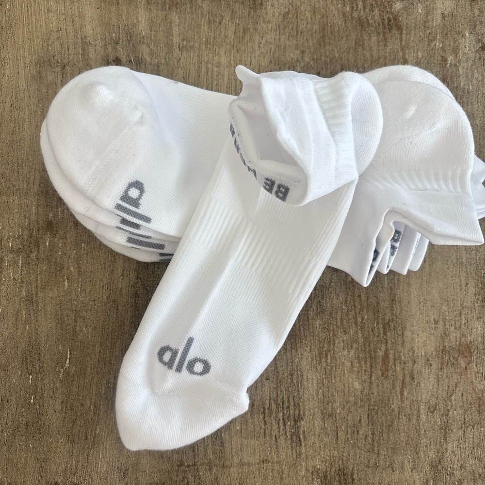 ALO Yoga White Ankle Socks